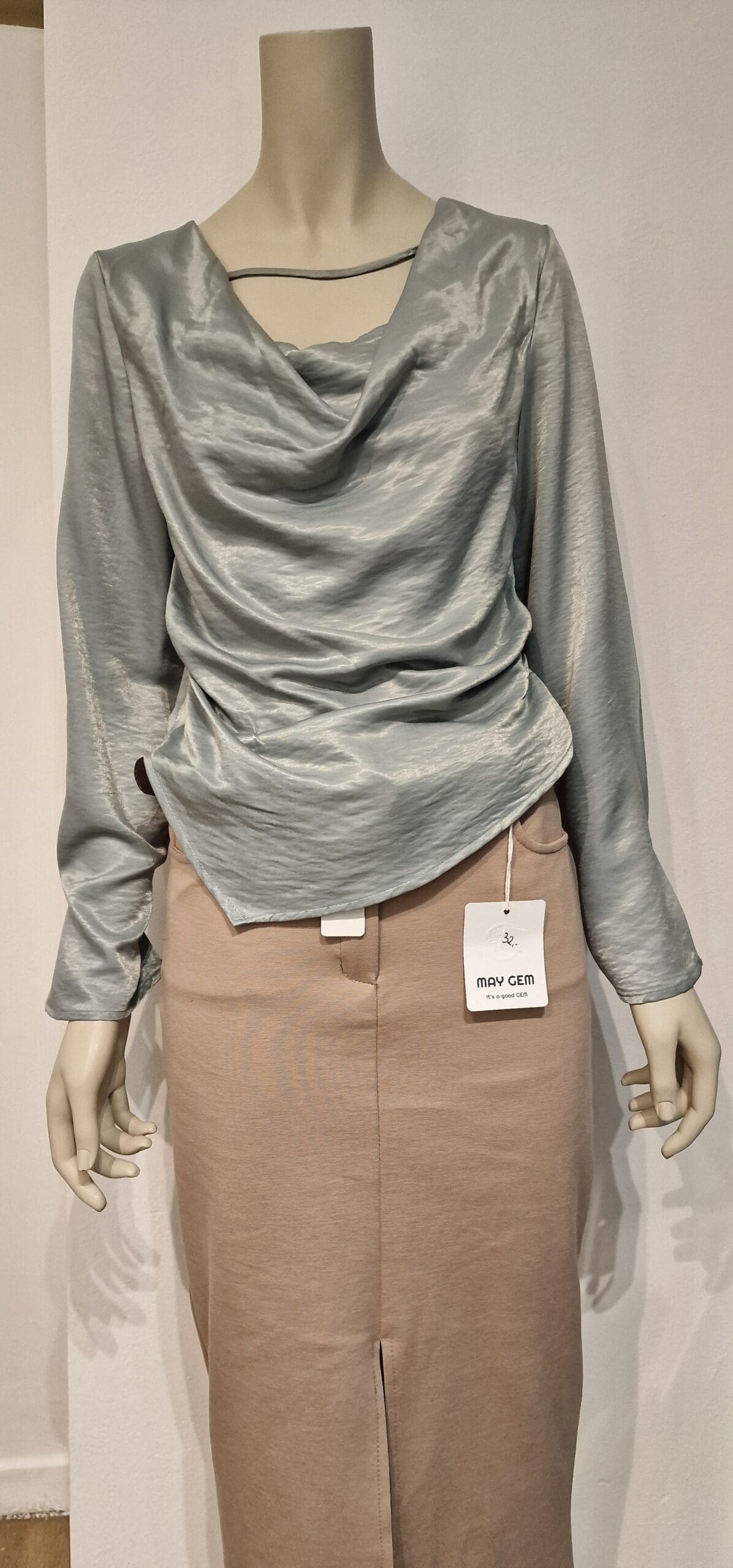 Damesblouse in satijn - Afbeelding 2