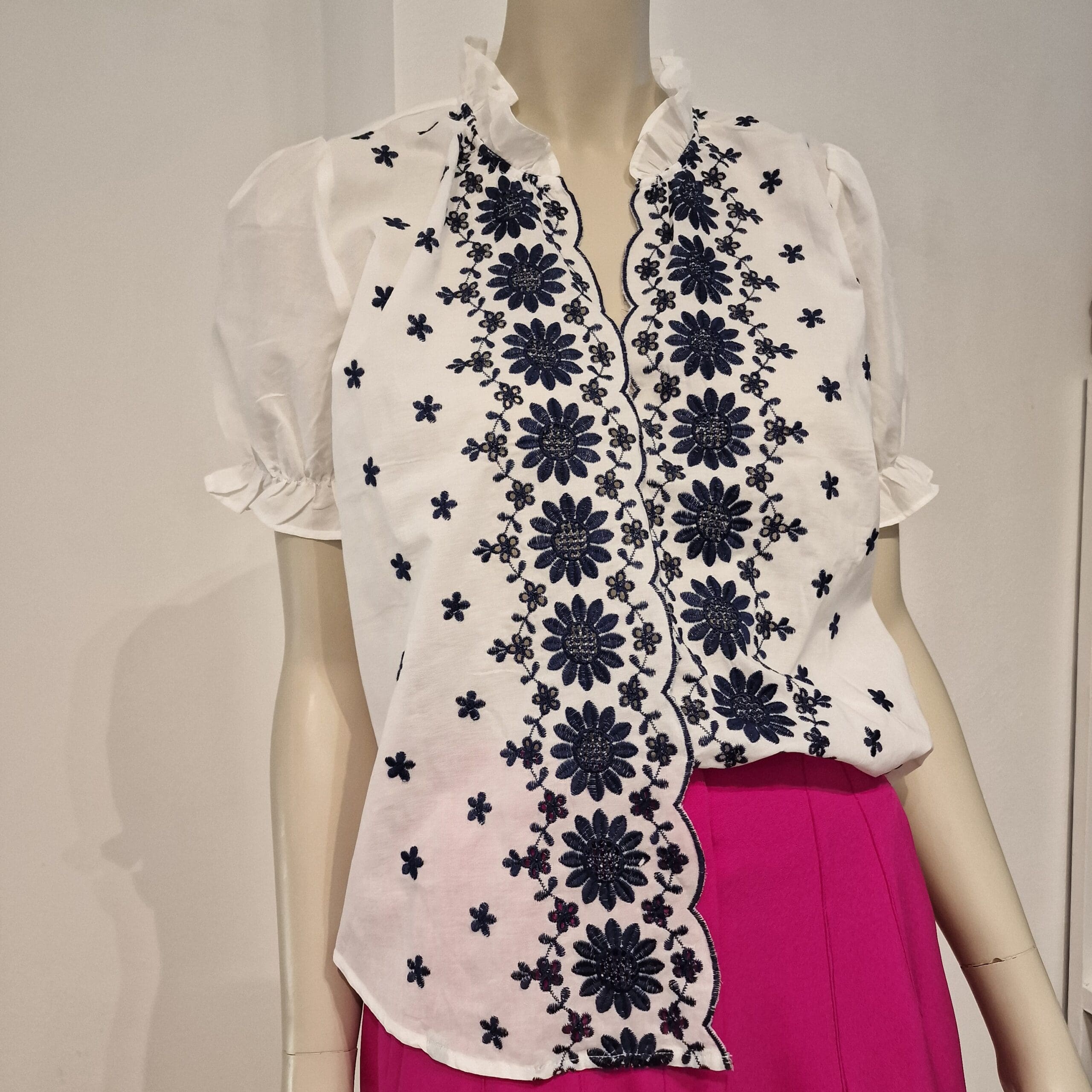 31-Embroidered blouse voor dames met korte mouw