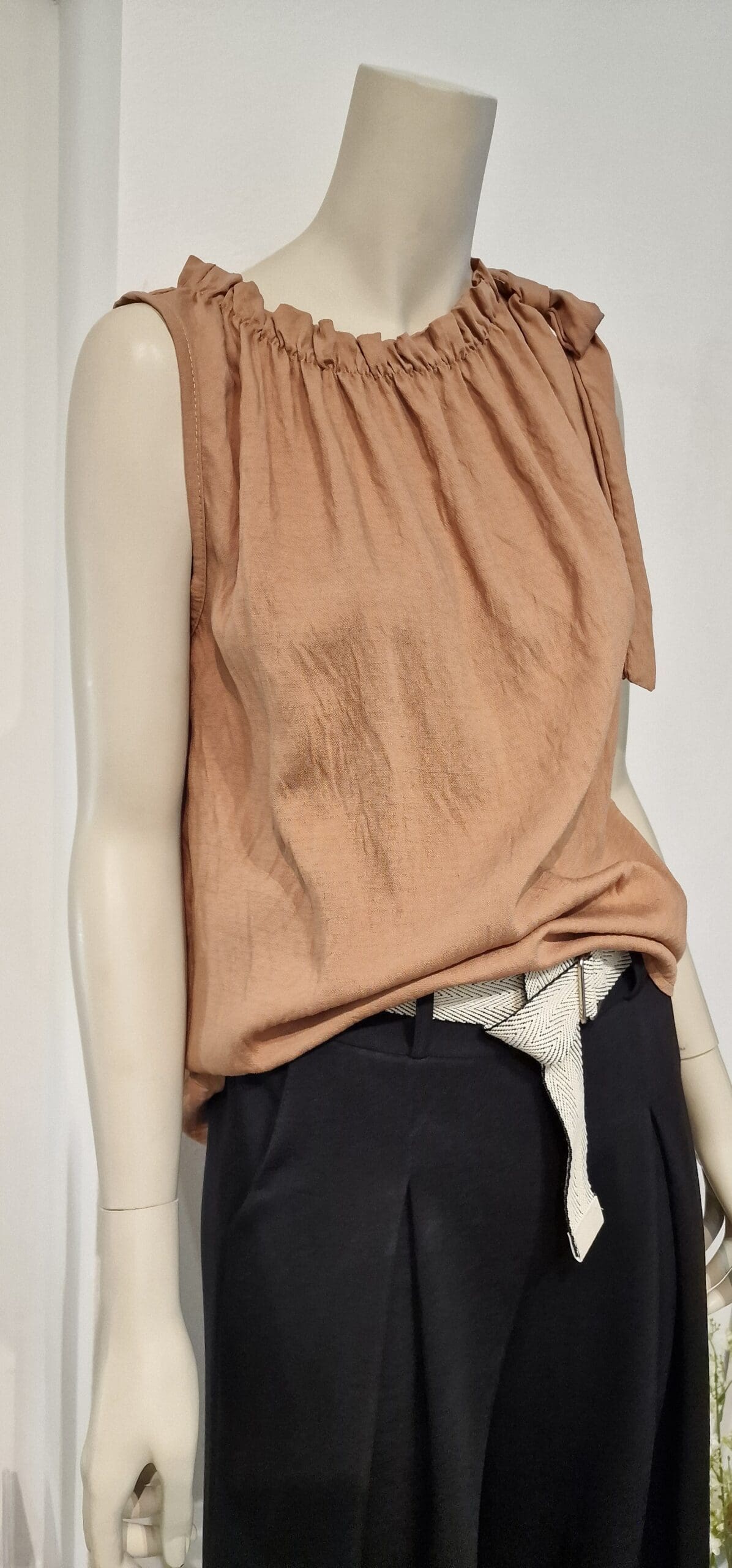 42 Blouse-Mouwloos met strik - Afbeelding 3